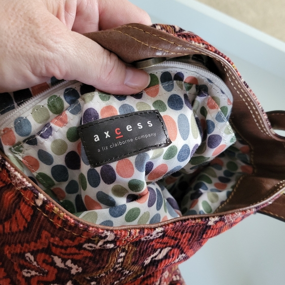 Perfect autumn 🍂 bag by Axcess Liz Claiborne - Picture 3 of 3